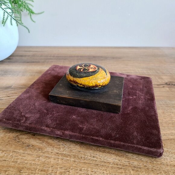 Handmade painting on rock. Face painting. 3D art. - Picture 3 of 5